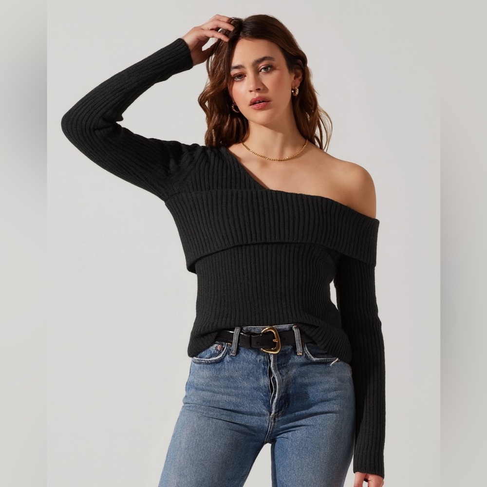 Astr The Label Asymmetric Foldover One-Shoulder Rib Dark Gray Sweater - Size XL